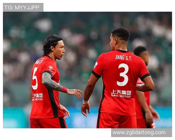 赛后分析:上海足球队与北京足球队的战术配合与表现评估 赛后分析:上海足球队与北京足球队的战术配合与表现评估